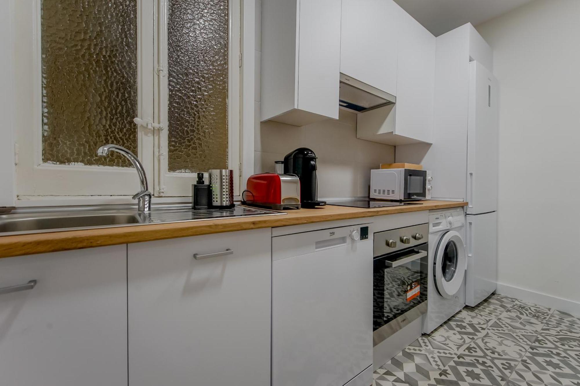 Modern Apt Para 6Pax En La Plaza De Tirso-Centro E1 Мадрид Экстерьер фото