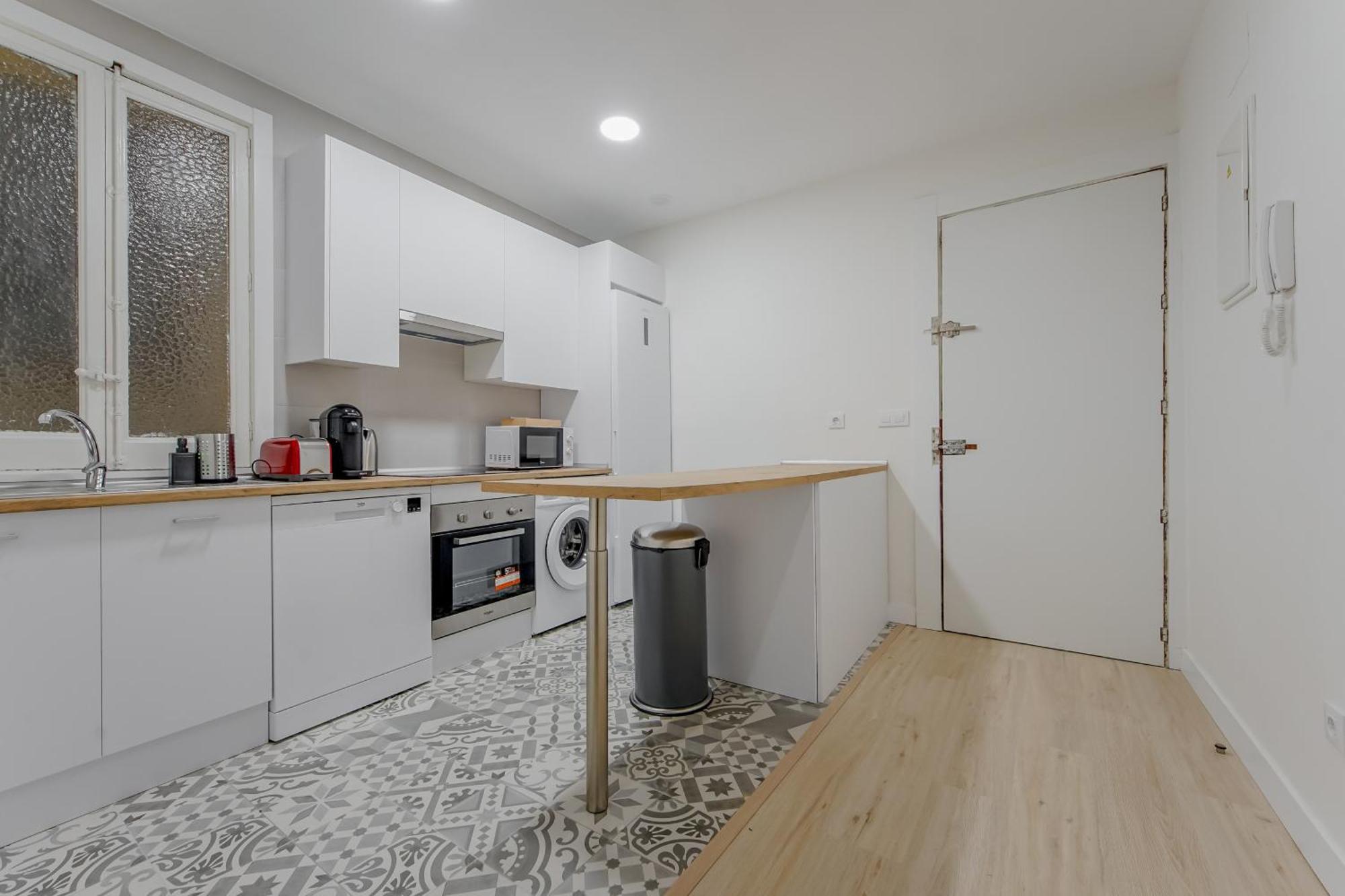 Modern Apt Para 6Pax En La Plaza De Tirso-Centro E1 Мадрид Экстерьер фото