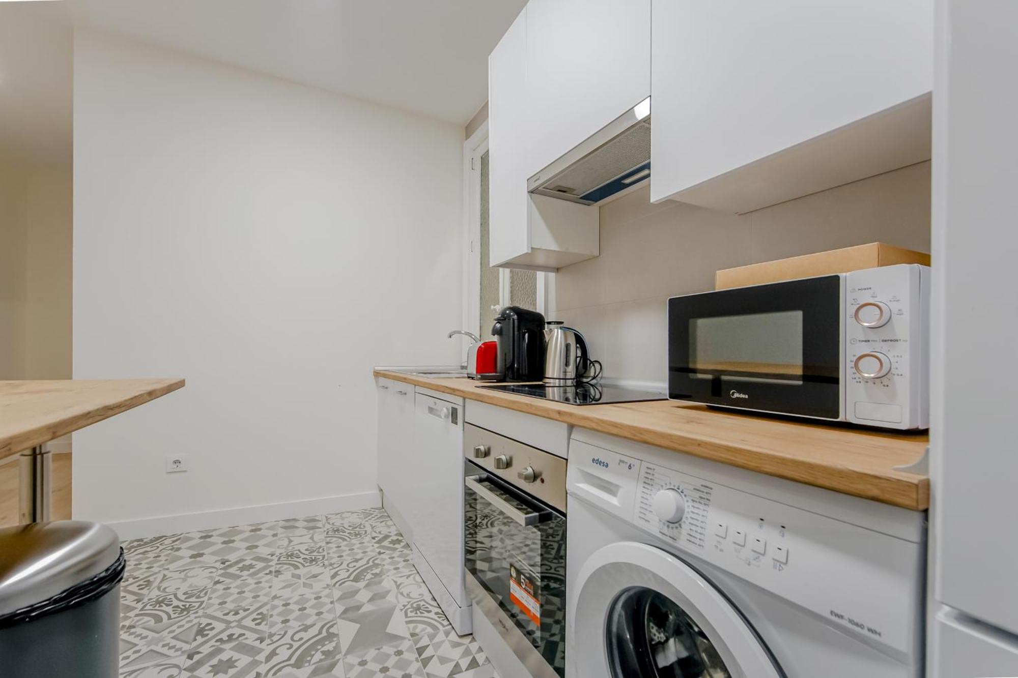 Modern Apt Para 6Pax En La Plaza De Tirso-Centro E1 Мадрид Экстерьер фото